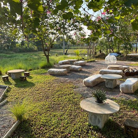 บ้าน Guh Uthai Thani Dış mekan fotoğraf